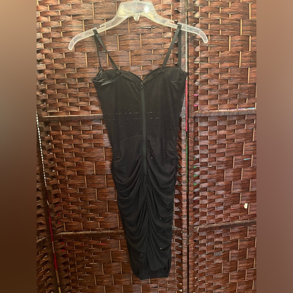 Back dress - Picture 2 of 3